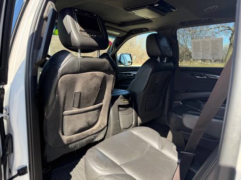 Used 2017 Cadillac Escalade ESV Platinum image 14