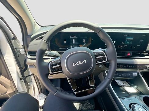 New 2026 Kia Carnival EX FWD image 11