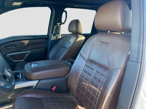 Used 2022 Nissan Titan Platinum Reserve w/ Moonroof Package AWD/4WD image 21
