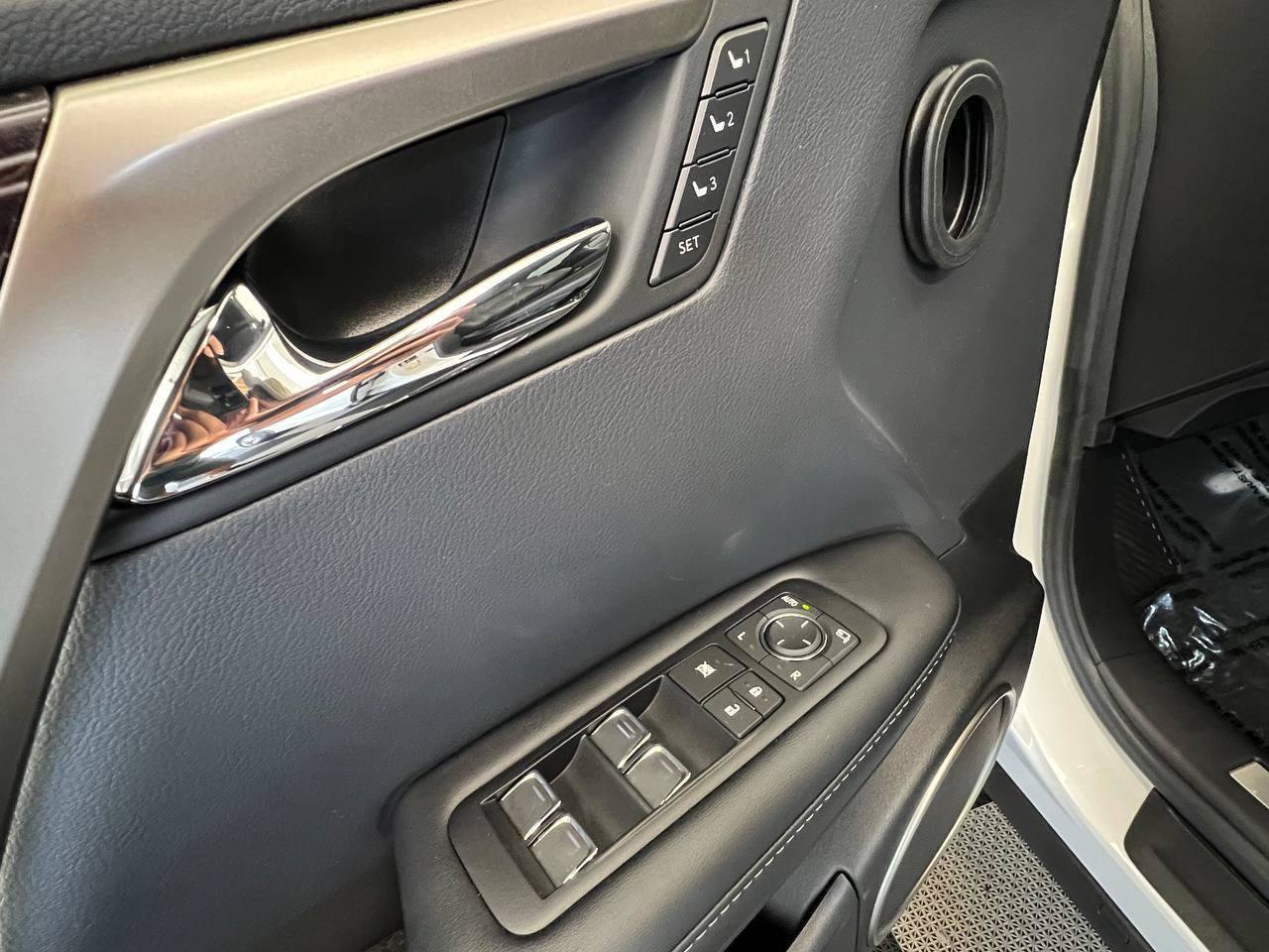 Used 2022 Lexus RX 450h AWD w/ Luxury Package image 25
