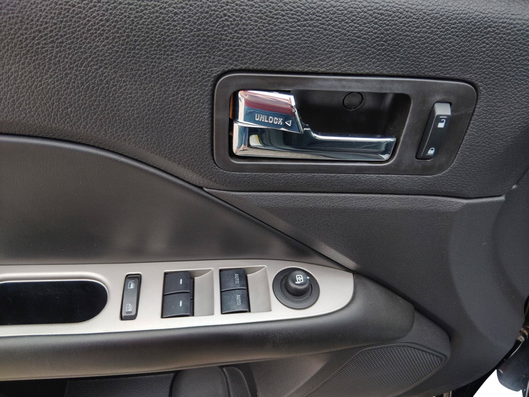 Used 2012 Ford Fusion SEL FWD image 12