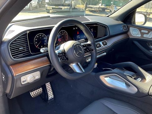 New 2025 Mercedes-Benz GLS 450 4MATIC image 6