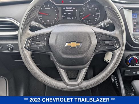 Used 2023 Chevrolet TrailBlazer LS FWD image 17