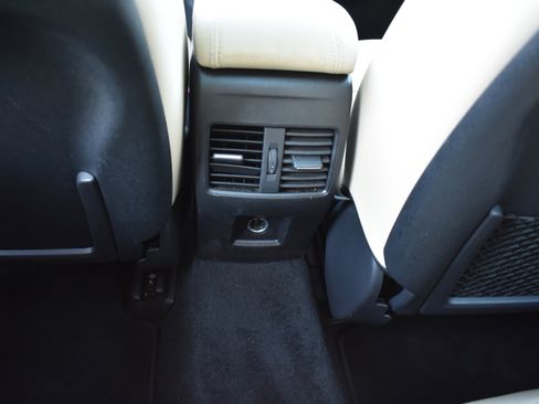 Used 2017 INFINITI QX30 Premium w/ Navigation Package image 30