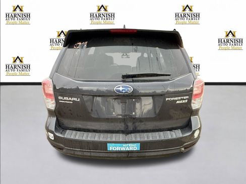 Used 2017 Subaru Forester 2.5i Premium w/ All-Weather Package image 5