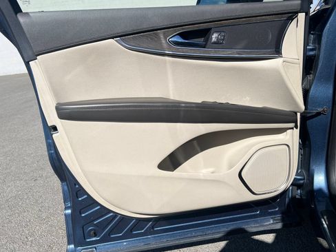Used 2019 Lincoln Nautilus Select AWD/4WD image 10