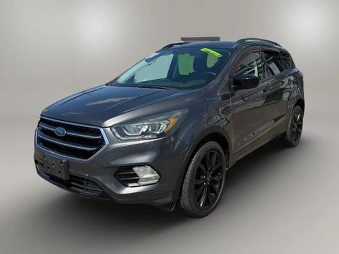 Used 2017 Ford Escape SE w/ SE Sport Appearance Package AWD/4WD image 2