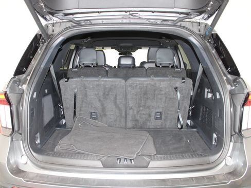 Used 2025 Ford Explorer ST-Line w/ ST-Line Street Pack AWD/4WD image 14