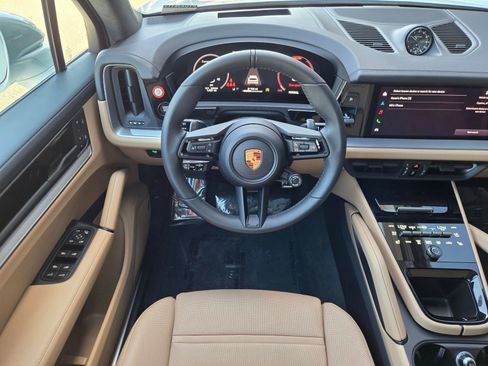 Used 2026 Porsche Cayenne GTS AWD/4WD image 14