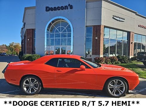 Certified 2022 Dodge Challenger R/T image 1