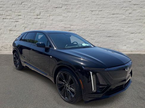 New 2026 Cadillac Lyriq Signature Sport RWD image 7