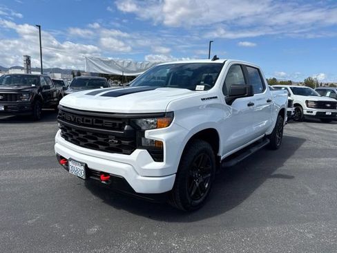 Used 2023 Chevrolet Silverado 1500 Custom w/ Rally Edition AWD/4WD image 2