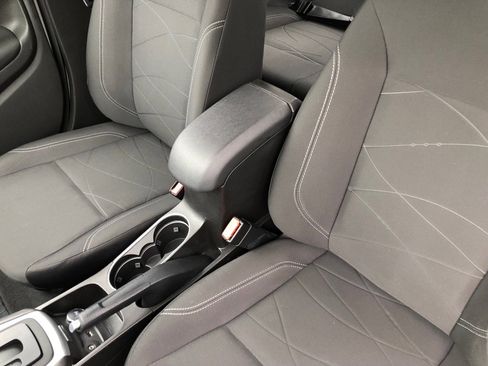 Used 2015 Ford Fiesta SE image 19