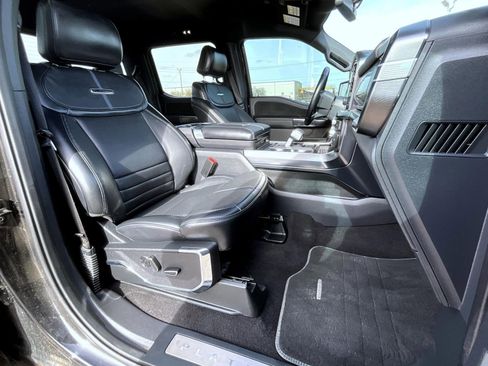 Used 2024 Ford F150 Platinum image 16