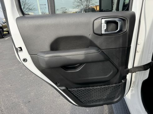 Used 2021 Jeep Wrangler Unlimited Sahara w/ Cold Weather Group image 32