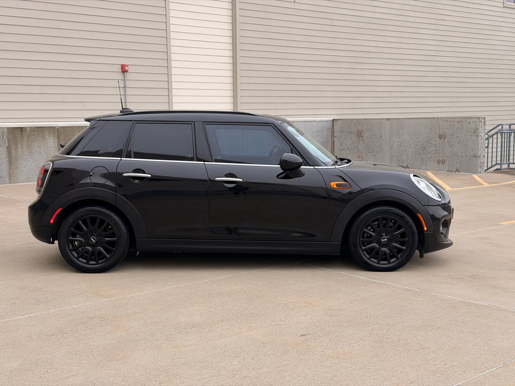 Used 2017 MINI Cooper 4-Door Hardtop FWD image 2
