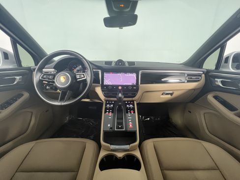 Certified 2023 Porsche Macan AWD/4WD image 13