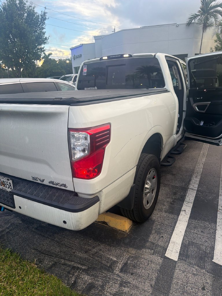 Used 2021 Nissan Titan SV AWD/4WD image 2