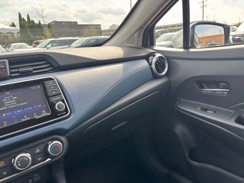 Used 2025 Nissan Versa SV image 33