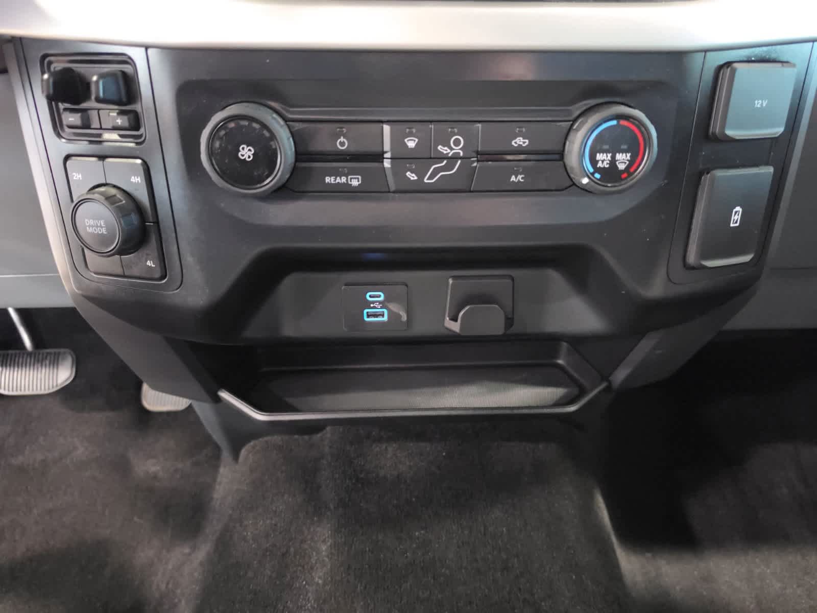 Used 2022 Ford F150 XLT w/ Trailer Tow Package AWD/4WD image 26
