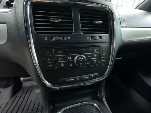 Used 2018 Dodge Grand Caravan GT FWD image 15