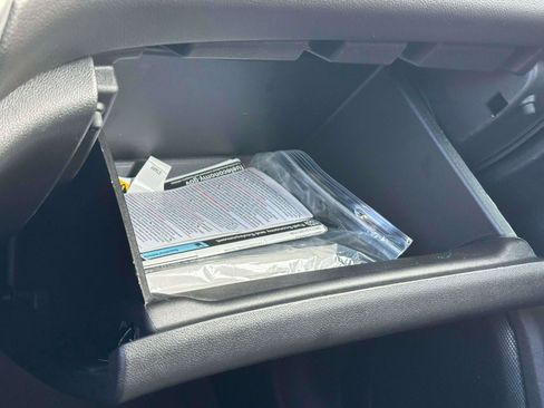 Used 2023 GMC Acadia SLT w/ Elevation Edition image 29