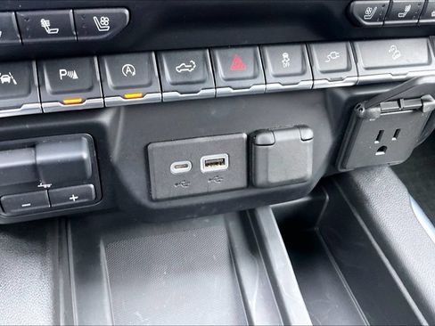 Used 2021 GMC Sierra 1500 Denali w/ Technology Package AWD/4WD image 19