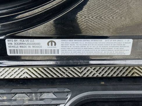 Used 2025 RAM 3500 Big Horn AWD/4WD image 30