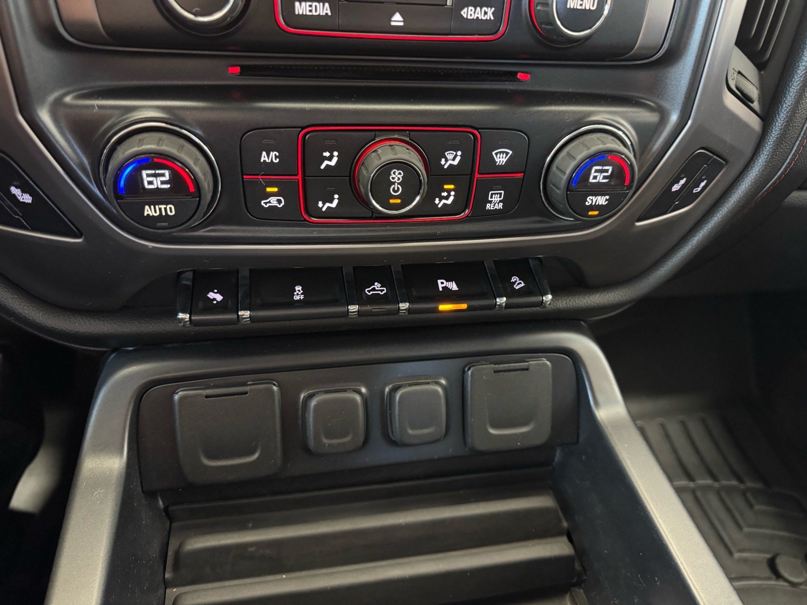 Used 2014 GMC Sierra 1500 SLT w/ All-Terrain Package AWD/4WD image 21