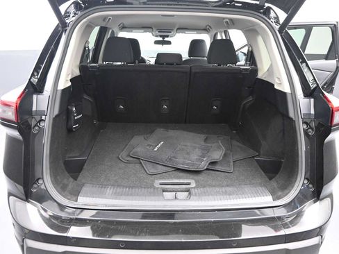 Used 2024 Nissan Rogue SV FWD image 13