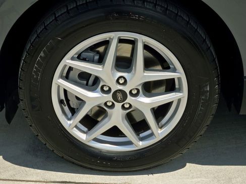 Used 2024 Ford Edge SEL AWD/4WD image 9