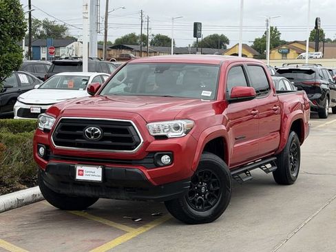Used 2022 Toyota Tacoma SR5 RWD image 2