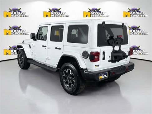 Used 2024 Jeep Wrangler Sahara w/ Technology Group image 7
