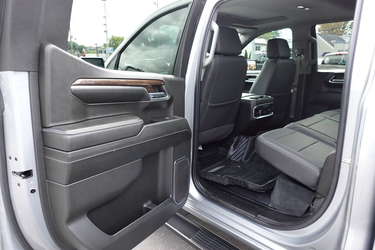 Used 2024 GMC Sierra 1500 Elevation w/ Elevation Premium Package AWD/4WD image 23