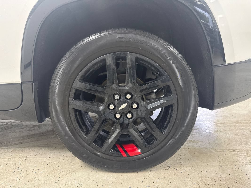 Used 2021 Chevrolet Traverse Premier w/ Redline Edition AWD/4WD image 12