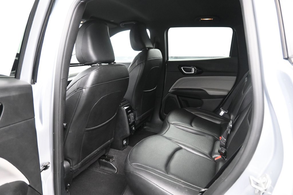 Used 2025 Jeep Compass Limited AWD/4WD image 24