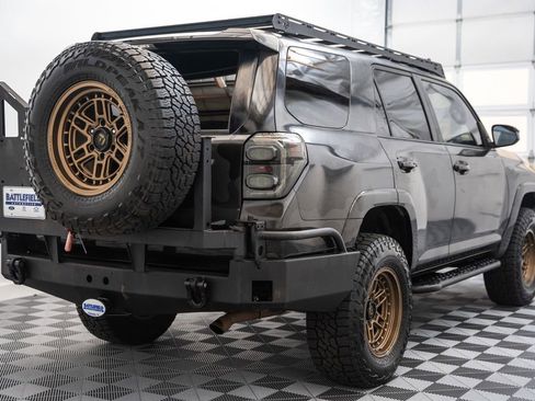Used 2019 Toyota 4Runner TRD Off-Road AWD/4WD image 5