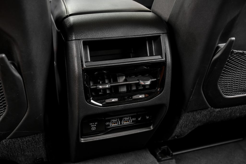 Used 2023 Jeep Grand Cherokee Limited w/ Black Appearance Package AWD/4WD image 48