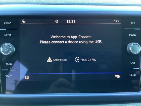 Used 2024 Volkswagen Taos SE image 5