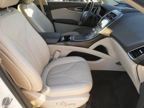 Used 2018 Lincoln MKX Reserve w/ Driver Assistance Package image 19