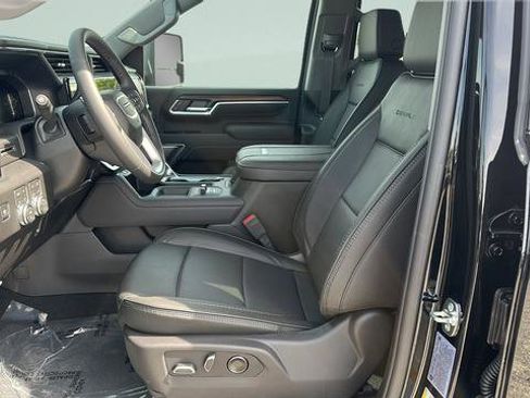 New 2026 GMC Sierra 3500 Denali w/ LPO, Black Badging Package AWD/4WD image 10