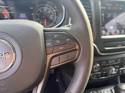 Used 2022 Jeep Cherokee Trailhawk w/ Premium Leather Package image 22