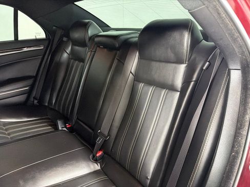 Used 2019 Chrysler 300 S RWD image 13