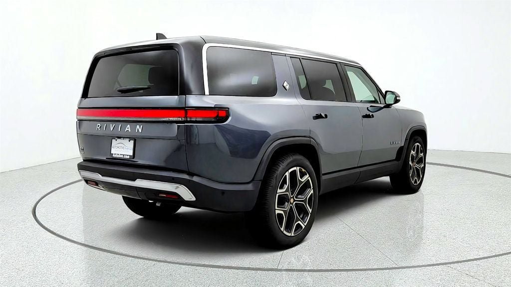Used 2024 Rivian R1S Adventure Dual AWD/4WD image 5