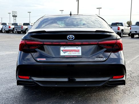Used 2021 Toyota Avalon XSE image 4