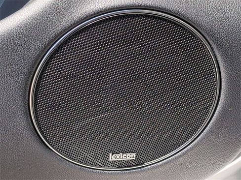 Used 2022 Genesis GV70 2.5T w/ Select Package image 25