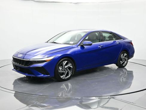 Used 2024 Hyundai Elantra Limited image 1