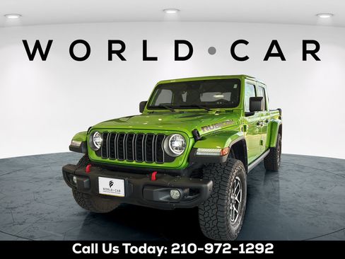 Used 2025 Jeep Gladiator Rubicon w/ Steel Bumper Group AWD/4WD image 18