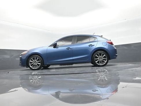 Used 2018 MAZDA MAZDA3 Touring image 20