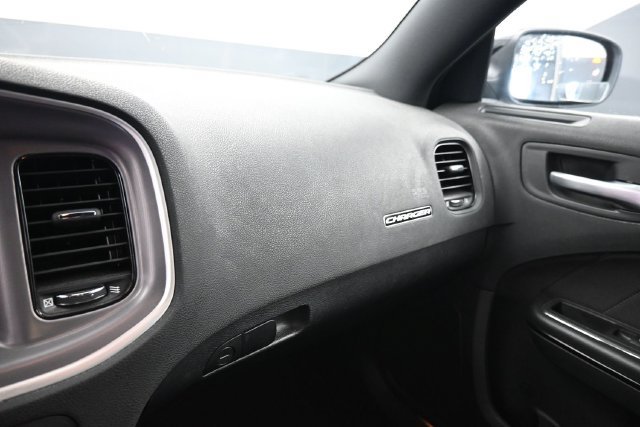 Used 2022 Dodge Charger SXT w/ Driver Convenience Group RWD image 18